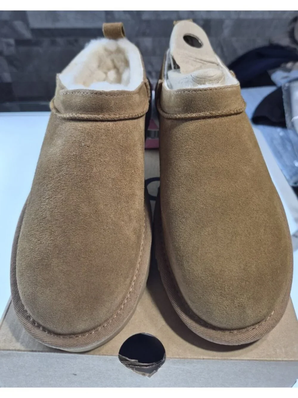 UGG Classic Micro Womens Sz 7 Chestnut Suede Sherpa